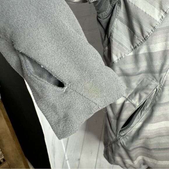 Lululemon gray nylon striped zipper hood zip up Run Hustle jacket size 6 - Picture 12 of 15